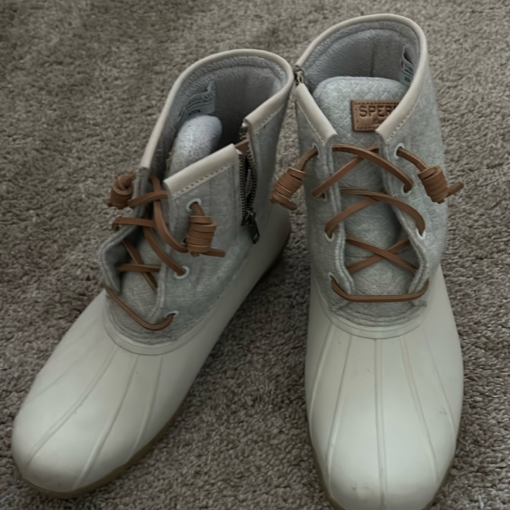 Sperry duck boots in white